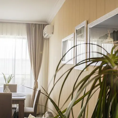 Summerland Privilege * Mamaia